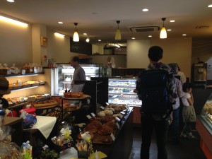 Les Freres Moutaux 岩倉本店内観