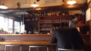 「食彩BAR あみゅーず 京都」店内