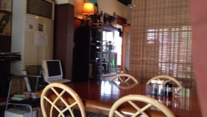 「食彩BAR あみゅーず 京都」テーブル