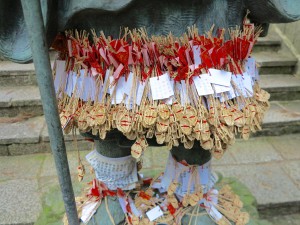 狸谷山不動院わらじ