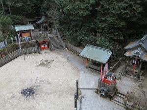  狸谷山不動院舞台２