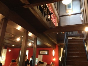 隈本総合飲食店内観