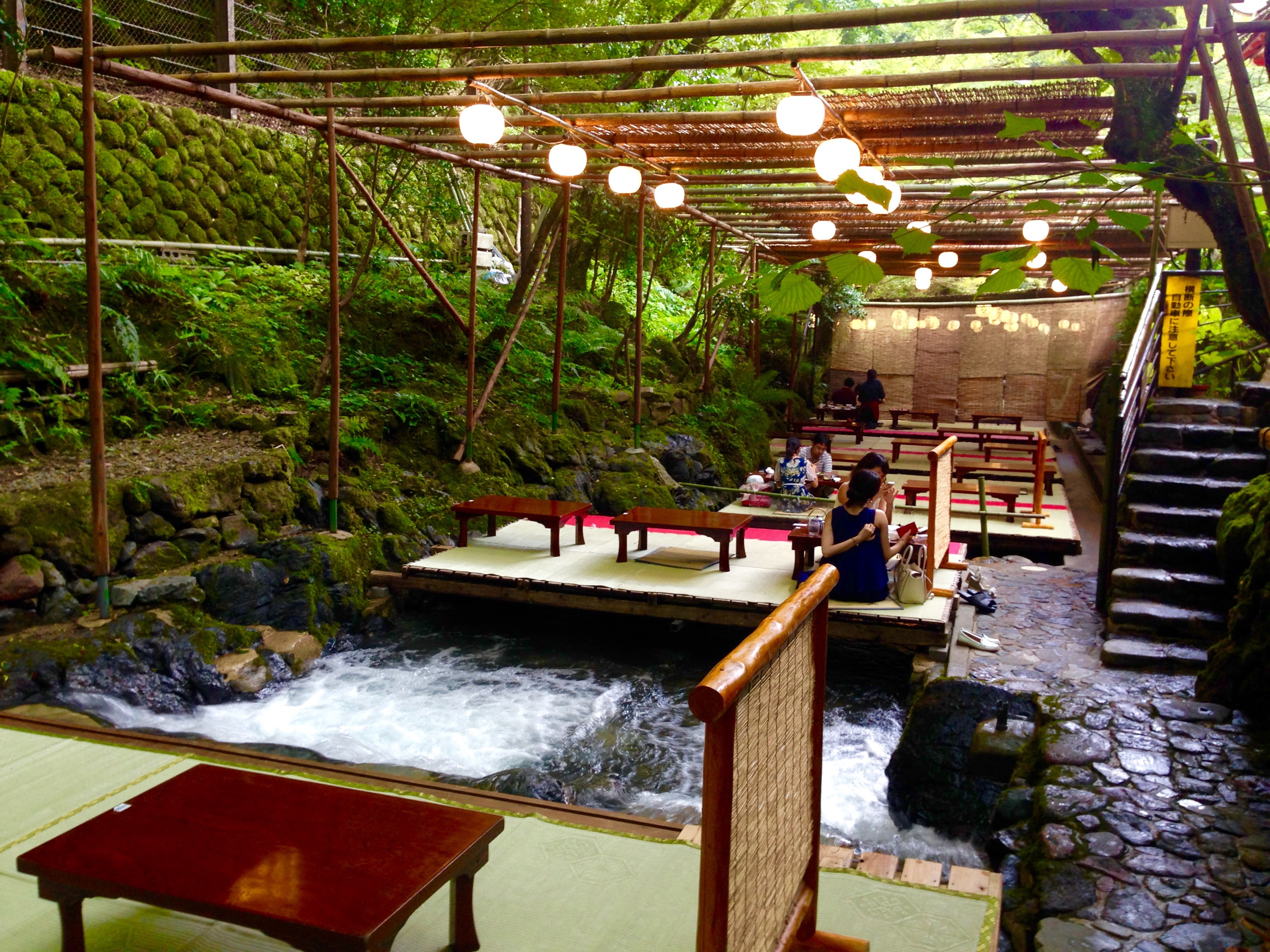 京都の夏の風物詩 川床料理 貴船 仲よし で涼しげランチ 1 京都観光とグルメのブログ