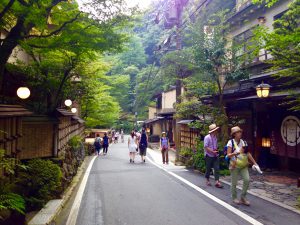 貴船川床通り