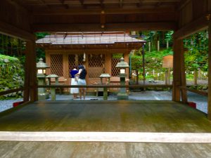 貴船神社境内