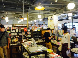 京都のおしゃれ本屋でダントツ人気 おしゃれ雑貨も揃う 恵文社 一乗寺店 京都観光とグルメのブログ