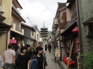 石塀小路八坂神社11