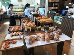 京都 パン屋さんのカフェは自家製パン食べ放題 ブリアン北山店 京都観光とグルメのブログ