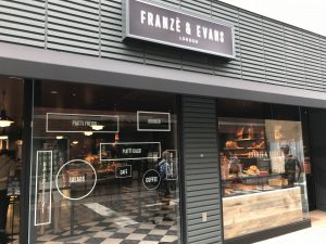 京都の表参道にまた世界的カフェが進出 Franze Evans London 京都三条店 京都観光とグルメのブログ