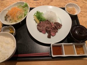 肉専科はふう 本店4
